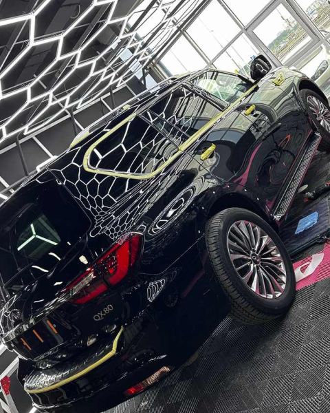 Infiniti QX80